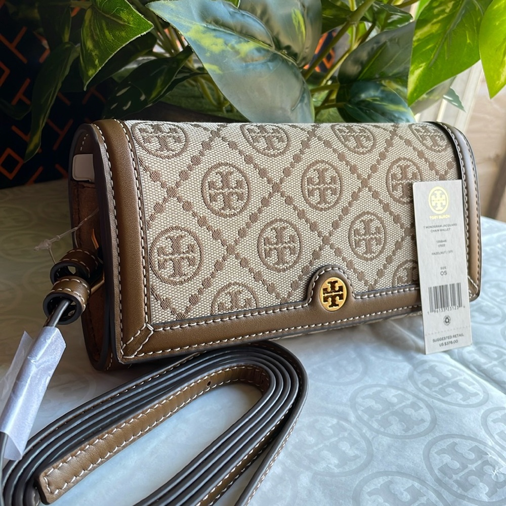 New, T monogram jacquard chain wallet - Picture 5 of 17